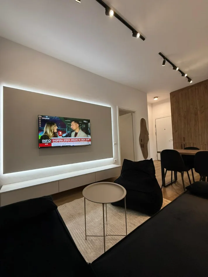 Tirane, jepet me qera 1+1+Ballkon Kati 2, 70 m² 500 € (KOMPLEKSI KAIMI)