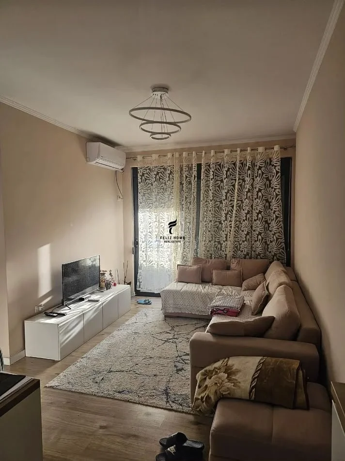 Tirane, jepet me qera 1+1 Kati 2, 60 m² 400 € (ASTIR)