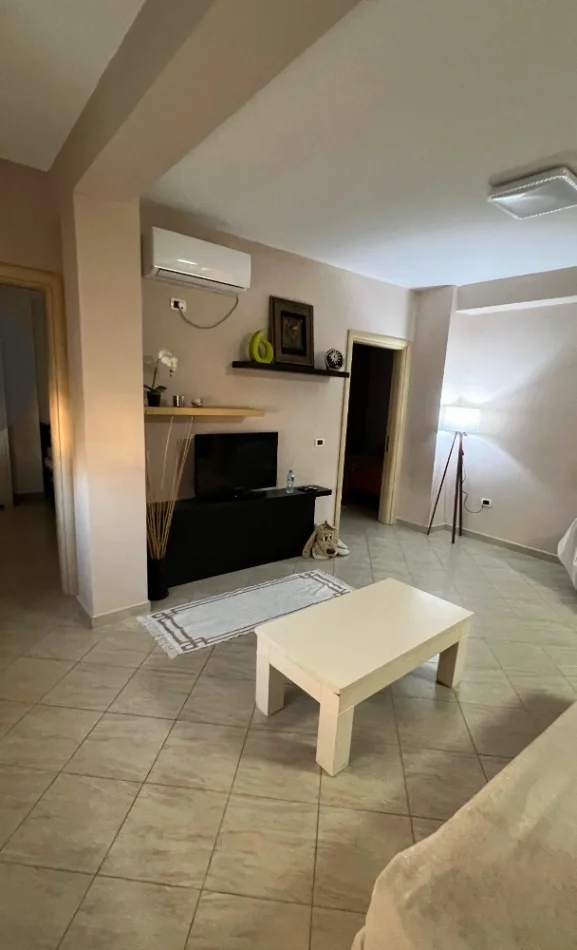 Tirane, jepet me qera 2+1 Kati 3, 70 m² 750 € (Sheshi Wilson)