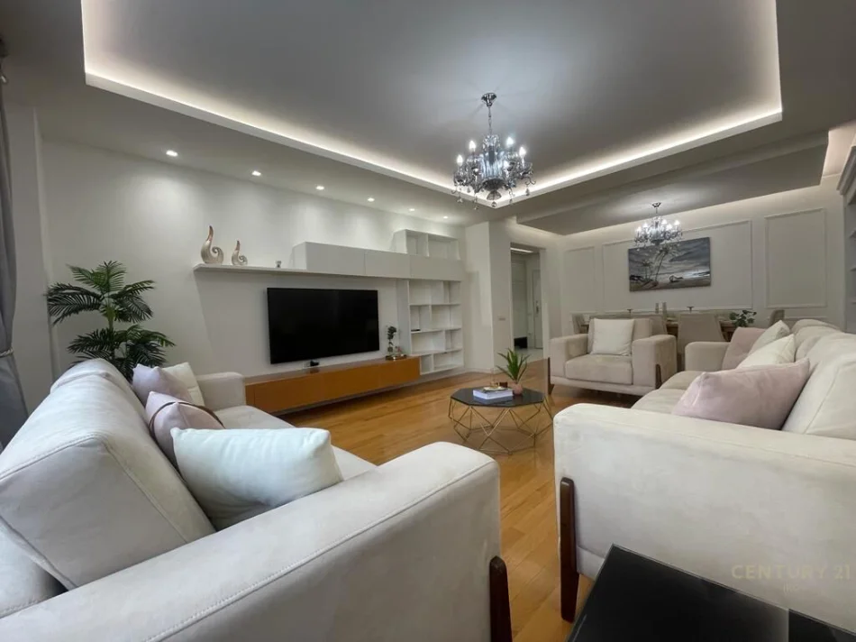 Tirane, jepet me qera 3+1+Ballkon Kati 5, 180 m²