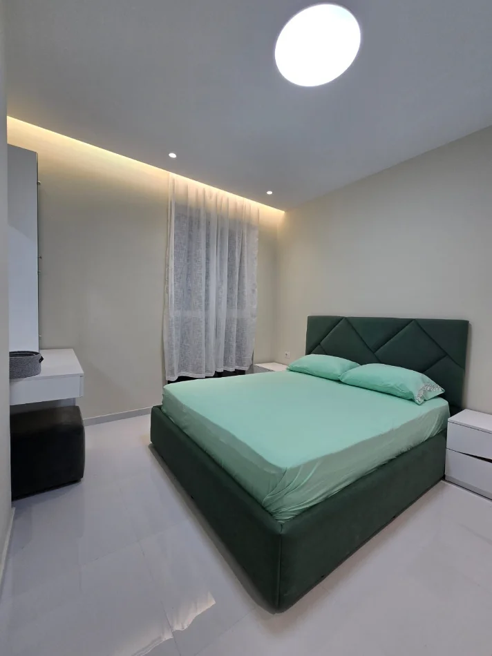 Tirane, jepet me qera Apartament 1+1+Ballkon Kati 5, 70 m², Çmimi 450 Euro, (Tek Univers City, Tiranë)
