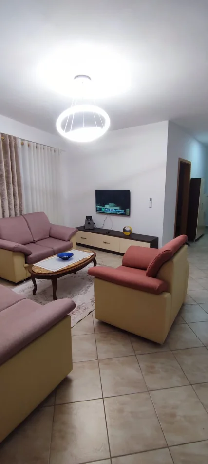 Tirane, jepet me qera Apartament 1+1 Kati 0, 65 m²,Mobiluar, Çmimi 55.000 Lekë të Reja, (Rruga Ndre Mjeda, Kompleksi Kontakt, 21 Dhjetori, Tiranë)