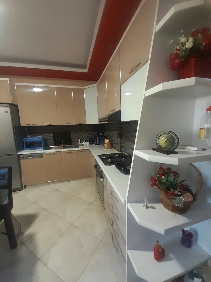 Tirane, jepet me qera Apartament 1+1 ,Kati 2, 70 m², 600 € tek Kopshti Zoologjik,Tiranë.