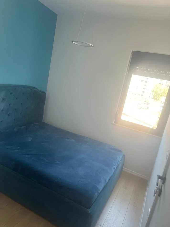 Tirane, jepet me qera Apartament 1+1 Kati 4, Mobiluar, Çmimi 40.000 Lekë të Reja, Pranë Casa Italia, Terminali, Tiranë.