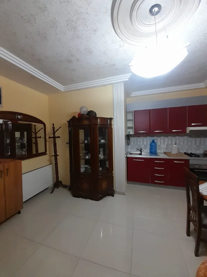 Tirane, jepet me qera Apartament 1+1 ,Kati 7, Cmimi 50.000 Lekë të Reja, Pranë SELVISË, Rruga Dibrës,  Tiranë.