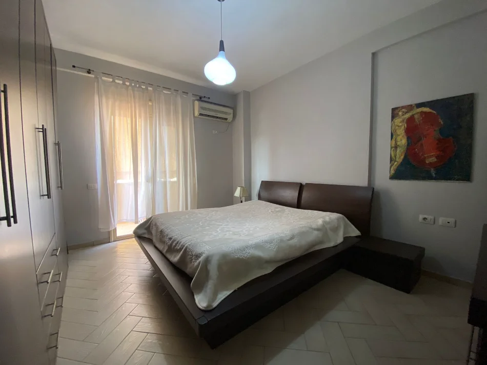 Tirane, jepet me qera Apartament 2+1+Ballkon ,Kati 5, 100 m², Çmimi 55.000 Lekë të Reja, Në Don Bosko ,Tiranë.