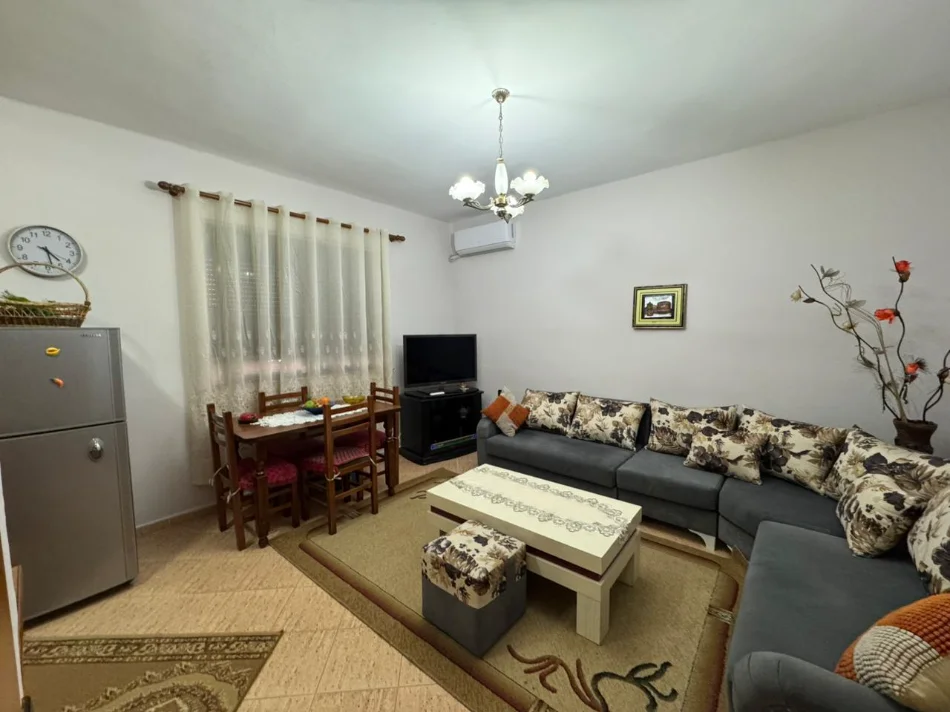 Tirane, jepet me qera Apartament 2+1 Kati 4, 80 m², Çmimi 46.000 Lekë të Reja, në Laprakë,Tiranë.
