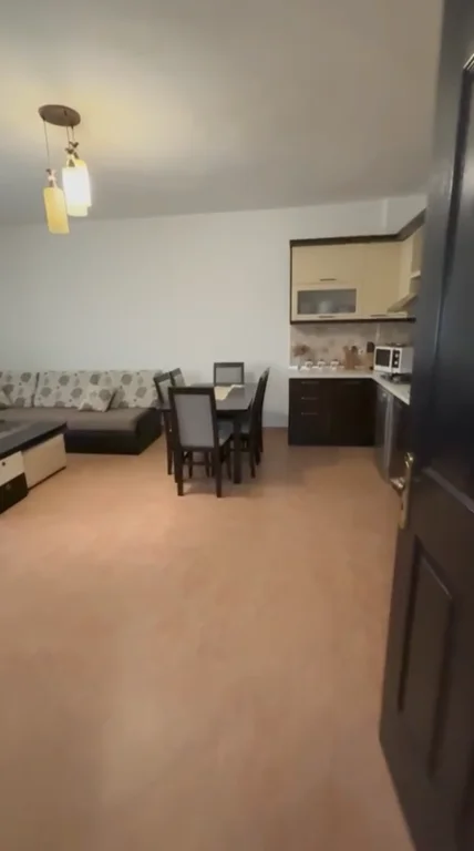 Tirane, jepet me qera Apartament 2+1 Kati 5, Mobiluar, Çmimi 45.000 Lekë të Reja,tek Terminali,Pranë Casa Italia, Tiranë