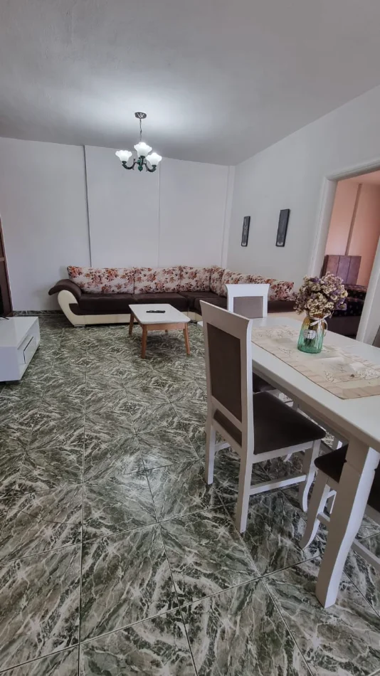 Tirane, jepet me qera Apartament 2+1 Kati 6, Mobiluar, Cmimi 60.000 Lekë të Reja,në Don Bosko, Tirane.