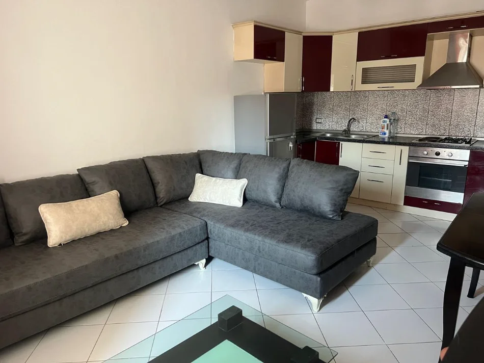 Tirane, jepet me qera Apartament 2+1 Kati 7, 100 m² , Çmimi 50.000 Lekë të Reja,Pranë Rrethit, Astir, Tiranë)