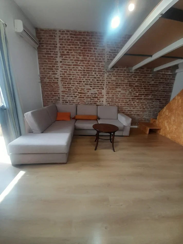 Tirane, jepet me qera Garsioner ,Mobiluar,Kati 3, 40m² ,Çmimi 500 E,  tek  Rruga DURRESIT, Tirane