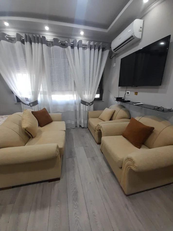 Tirane, jepet me qera Garsonier, Mobiluar, Kati 6, 45 m²,Çmimi 35.000 Lekë të Reja, (Pranë Casa Italia, Terminali, Tiranë)