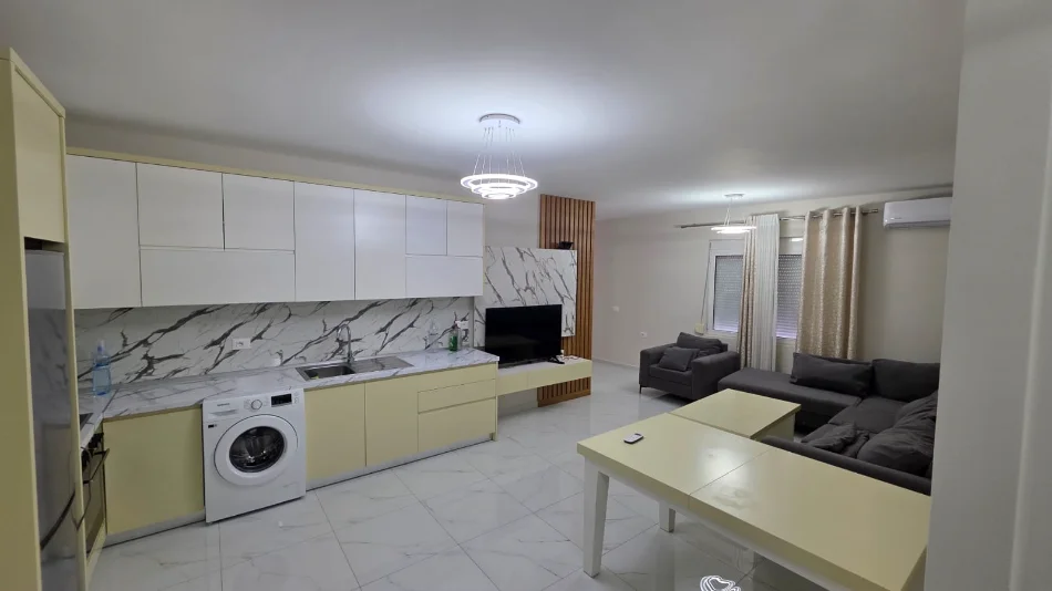 Tirane, jepet me qera Mine Peza tek Prokuroria Apartament 2+1 Kati 6 800 €