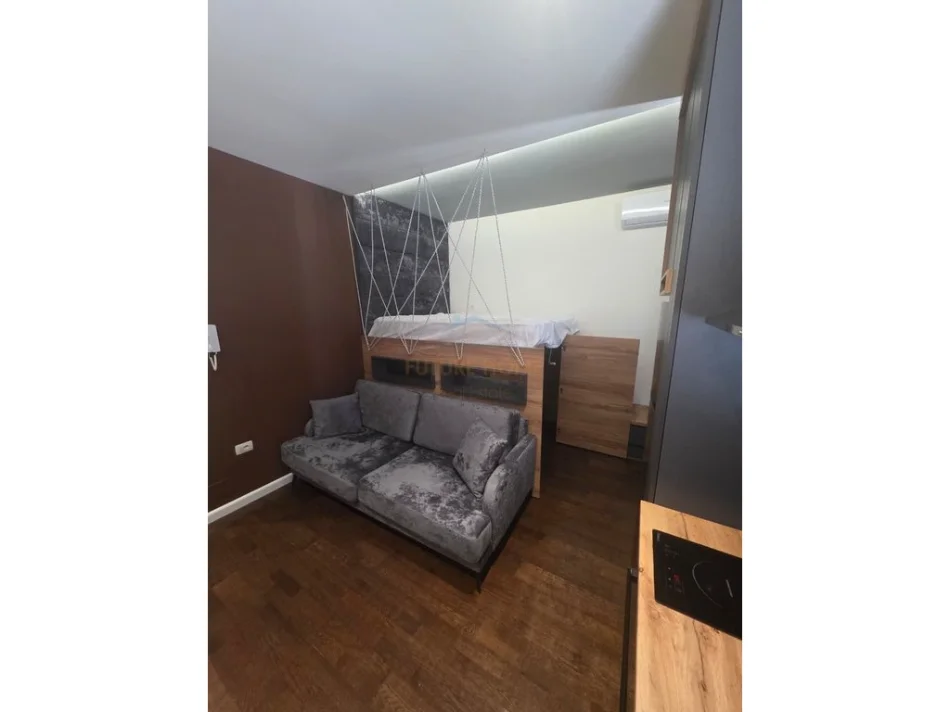 Tirane, jepet me qera Studio Kati 5, 28 m² 350 € (Unaza e Re)