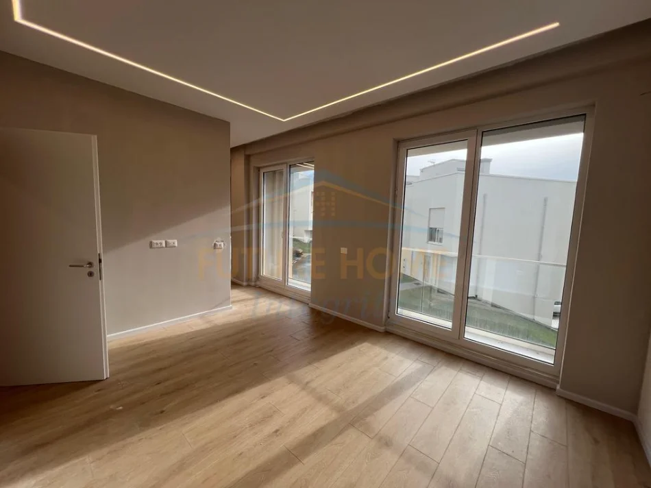 Tirane, jepet me qera  Vilë 3-Katëshe+2 Poste parkimi, Kati 0, 196 m² 1.500 € (ABA Residence, prane Sanatorium)