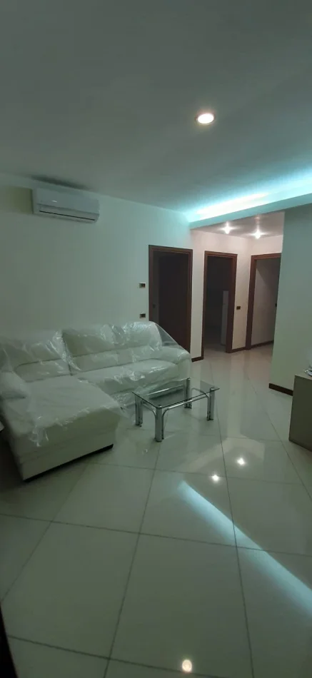Tirane, jepet me qera Vile 1+1+Ballkon Kati 3, 75 m² 450 € (Kinostudio/Rr.Aleksander i Madh)