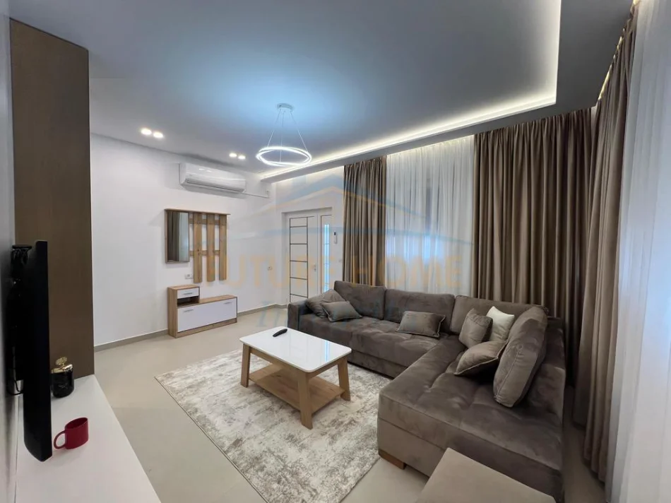 Tirane, jepet me qera Vile 1+1 Kati 1, 90 m² 450 € (Mjull Bathore)