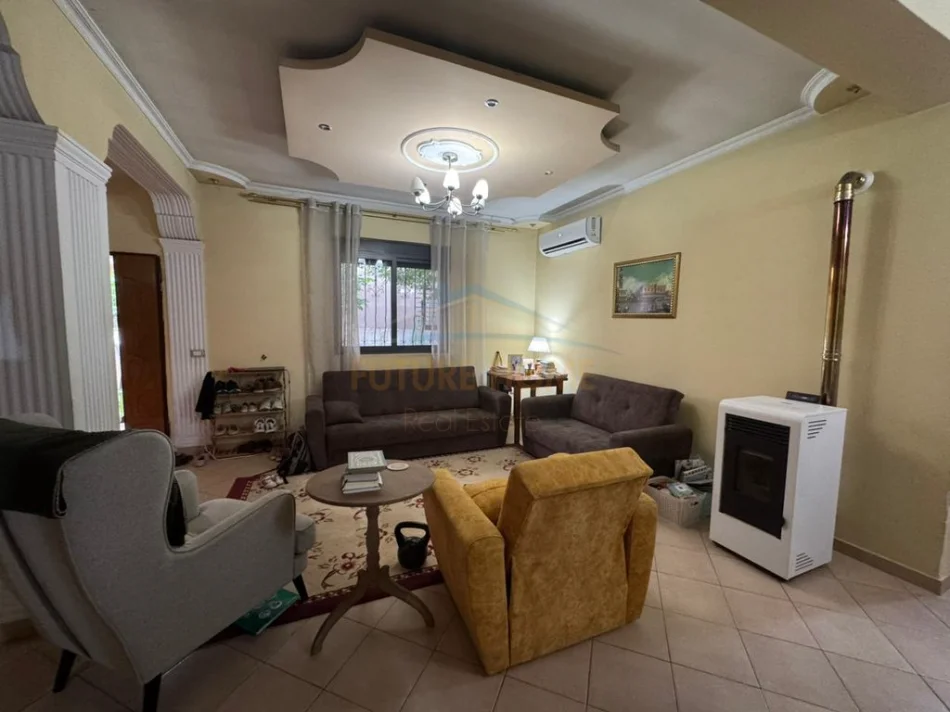 Tirane, jepet me qera Vile 2+1+Aneks+Ballkon , 170 m² 1.400 €