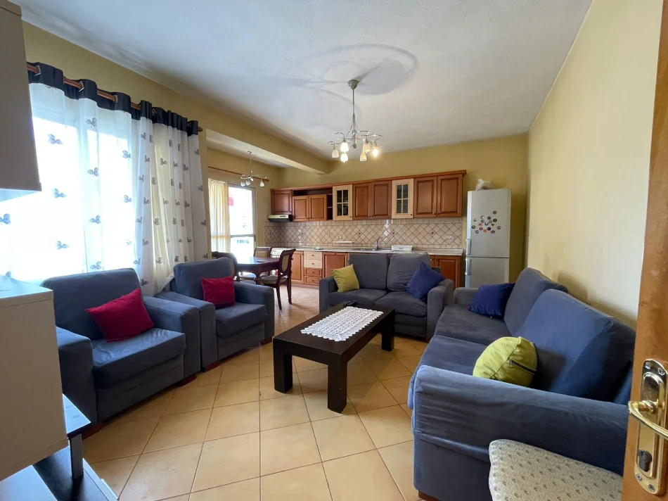 Tirane, jepet me qera Vile 2+1+Ballkon Kati 2, 120 m² 600€ (Allias/Rr.Ilia Xhokaxhi)