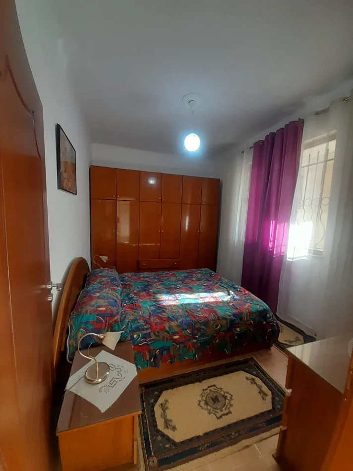 Tirane, jepet me qera Vile 2+1 Kati 1, 90 m²,Çmimi 40.000 Lekë të Reja, (Siri Kodra, Rruga Besa, Tiranë)