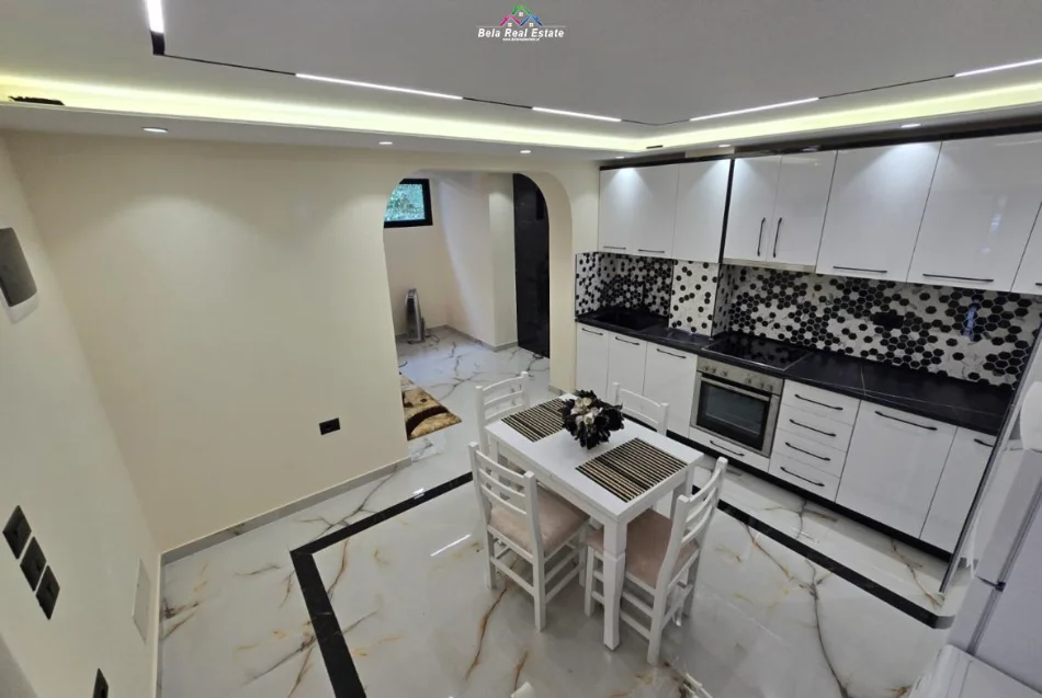 Tirane, jepet me qera Vile 2+1 Kati 2, 80 m² 800 € (Rruga e Elbasanit)