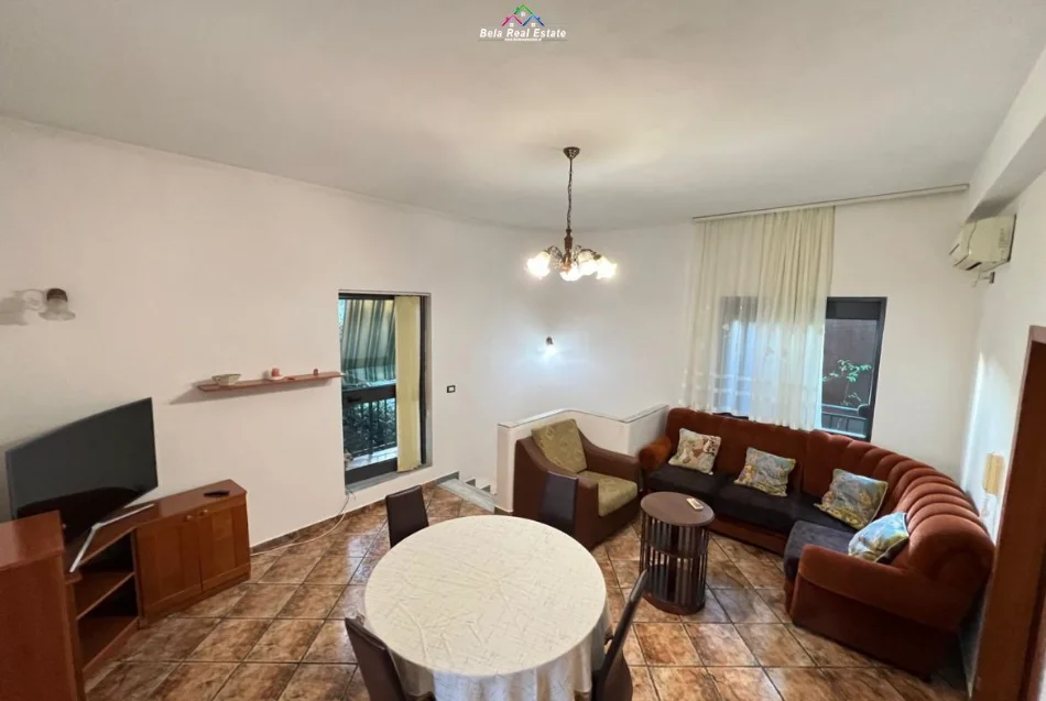 Tirane, jepet me qera Vile 2+1 Kati 2, 97 m² 620 € (Rruga e Durresit)