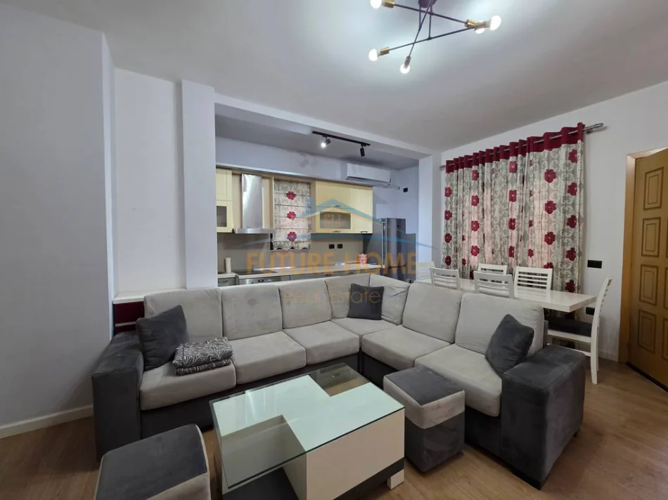 Tirane, jepet me qera Vile 3+1+Ballkon Kati 3, 105 m² 770 € (Fakulteti ekonomik)