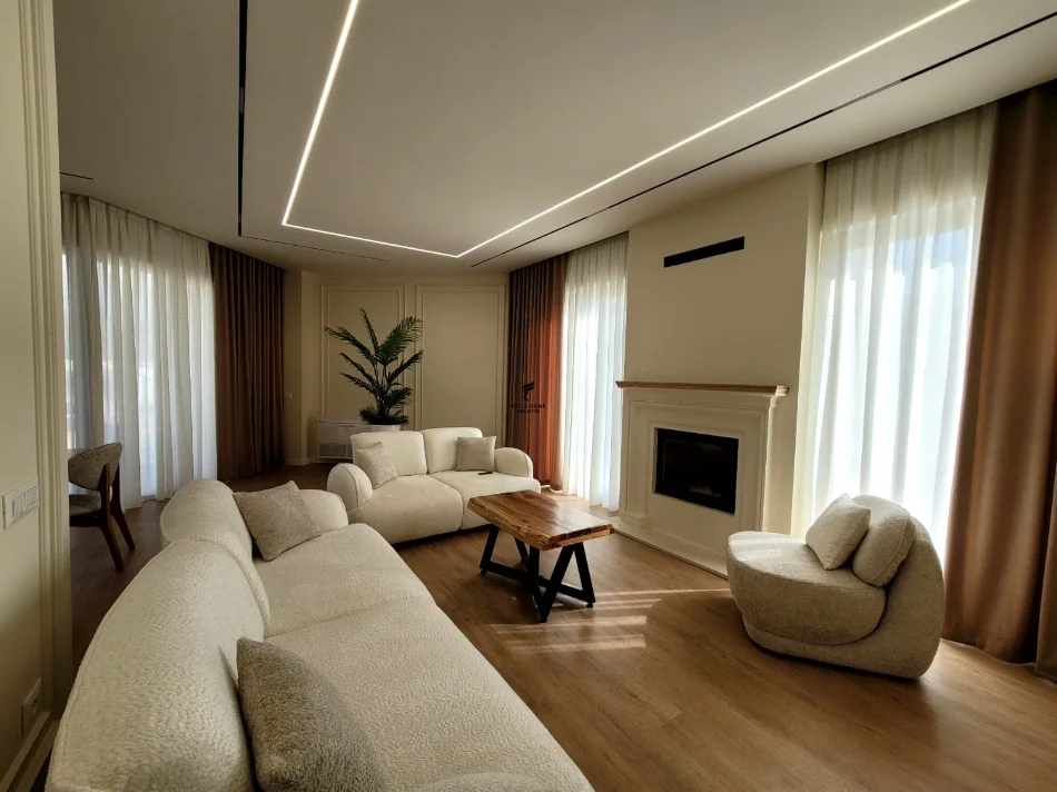 Tirane, jepet me qera Vile , 400 m² 5.000 € (LIQENI I THATE)