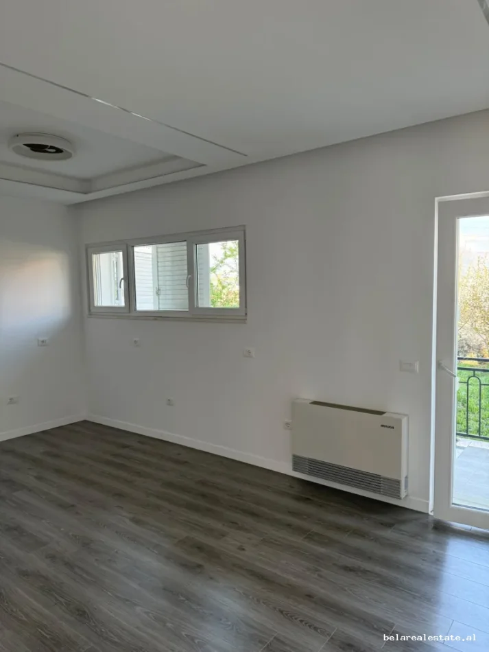 Tirane, jepet me qera Vile 4+1+Ballkon , 722 m² 2200 € (Seit Bathorja)