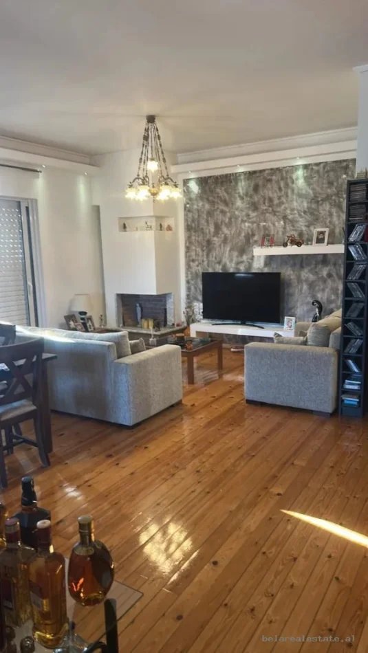 Tirane, jepet me qera Vile Vile 1 Katshe Kati 3, 100 m² 600 € ([BV22701])
