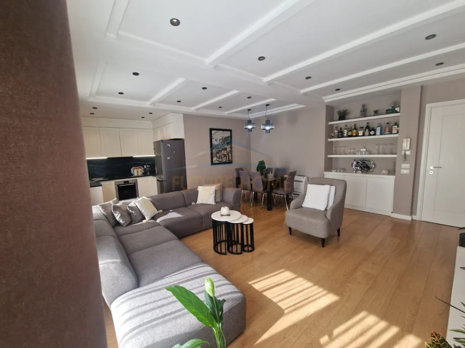 Tirane, jepet me qera Vile Vile 2 Katshe Kati 1, 122 m² 854 € (Porcelan)