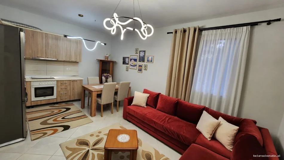 Tirane, jepet me qera Vile Vile 2 Katshe Kati 1, 65 m² 540 € (Rruga Elbasanit)