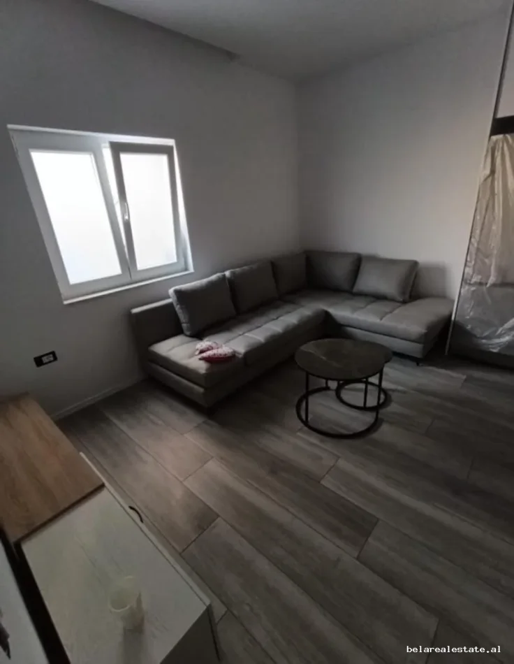 Tirane, jepet me qera Vile Vile 3 Katshe Kati 1, 70 m² 590 € (Kodra e Priftit)