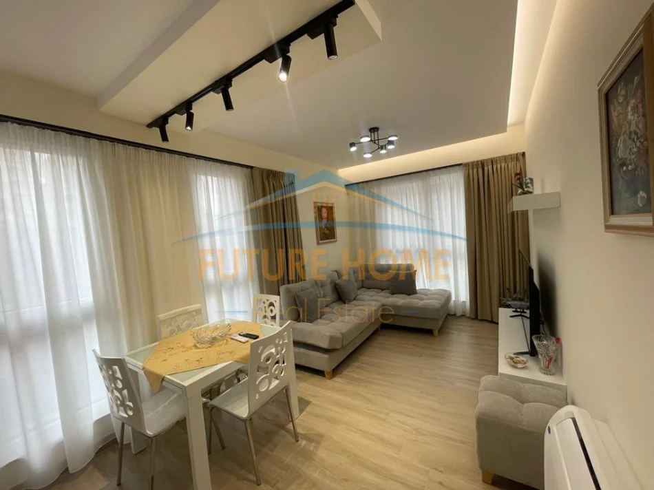 Tirane, jepet me qera apartament 1+1 , 69 m² 730 € (21 Dhjetori)