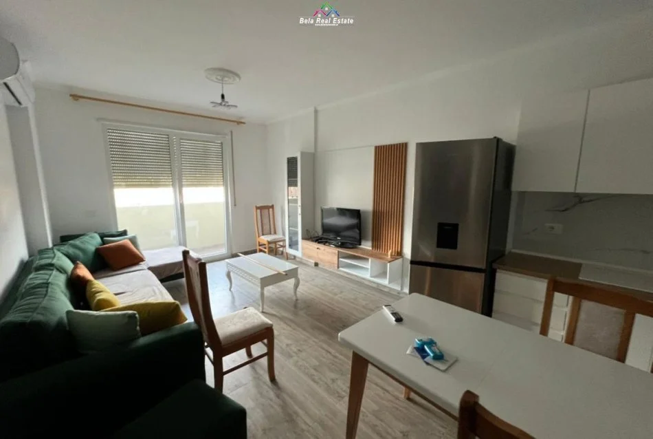 Tirane, jepet me qera apartament 1+1 , 70 m² 575€ (Rruga e Kavajes)
