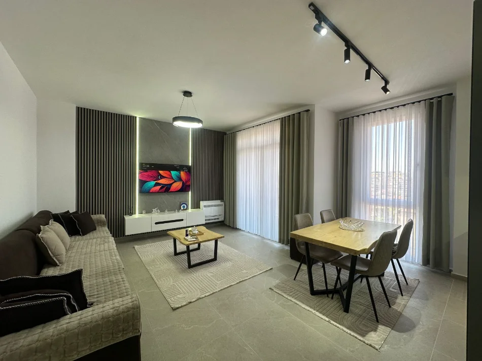 Tirane, jepet me qera apartament 1+1 , 72 m² 600 € (Pranë Stacionit të Trenit)