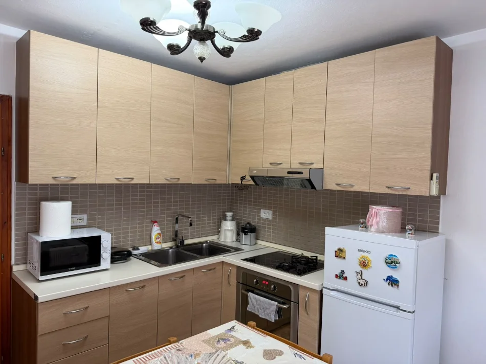 Tirane, jepet me qera apartament 1+1 , 75 m² 50.000 € (SIRI KODRA)
