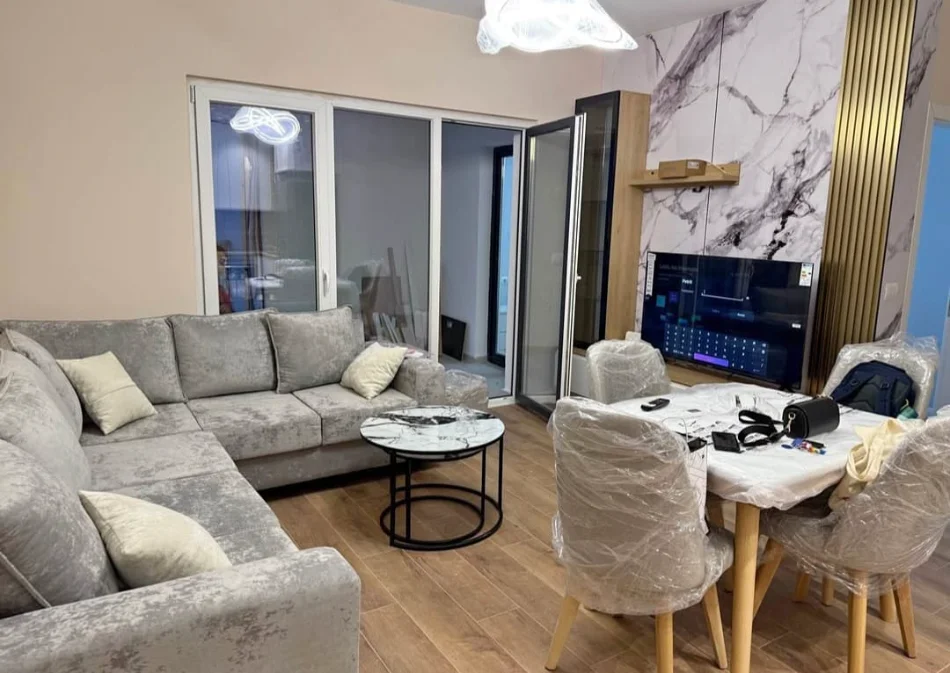 Tirane, jepet me qera apartament 1+1+Aneks+Ballkon , 65 m² 650 € (zogu i zi)