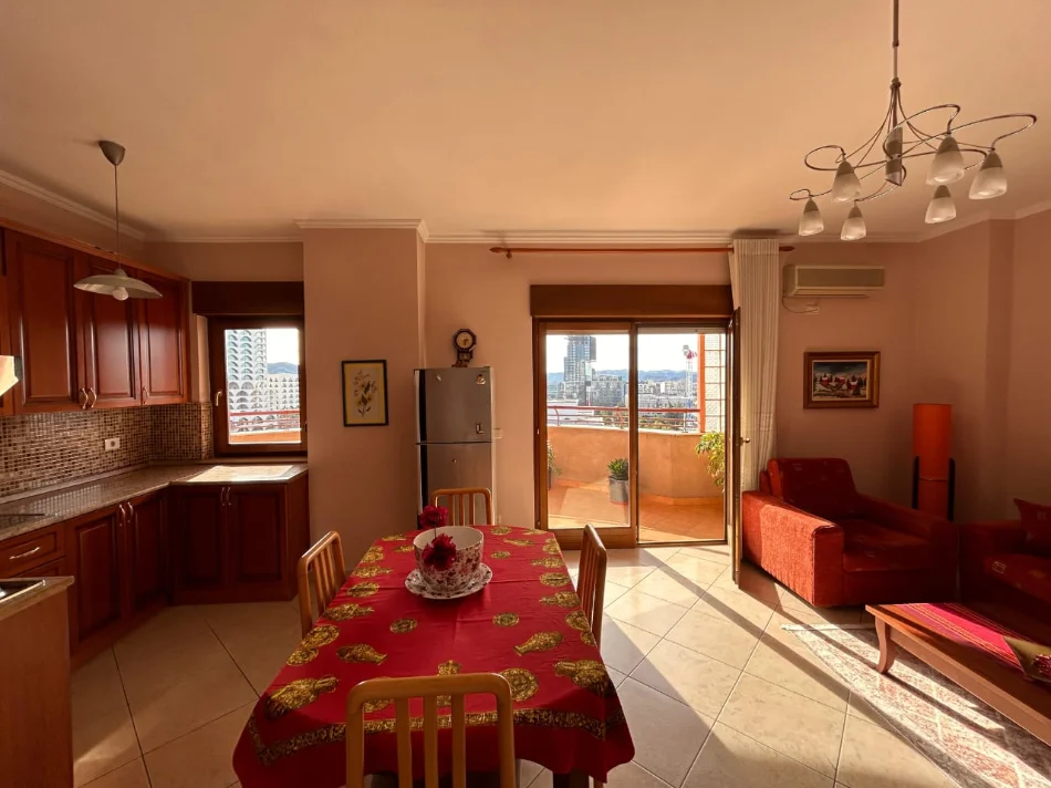 Tirane, jepet me qera apartament 1+1+Aneks+Ballkon Kati 10, 70 m² 800 € (9 kateshet)