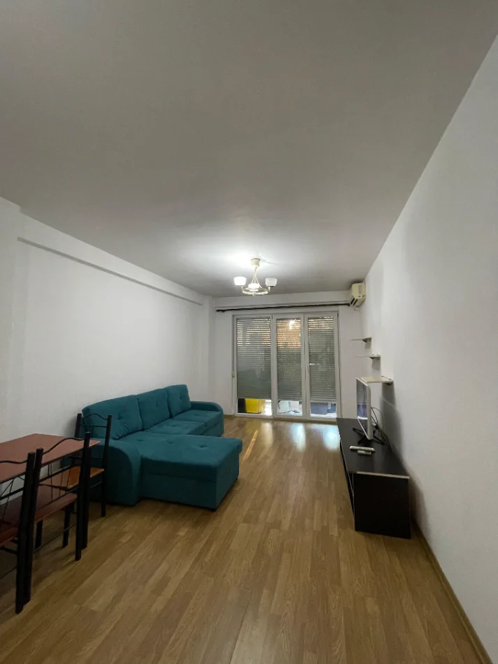 Tirane, jepet me qera apartament 1+1+Aneks+Ballkon Kati 2, 95 m² 570 € (rruga pjeter budi)