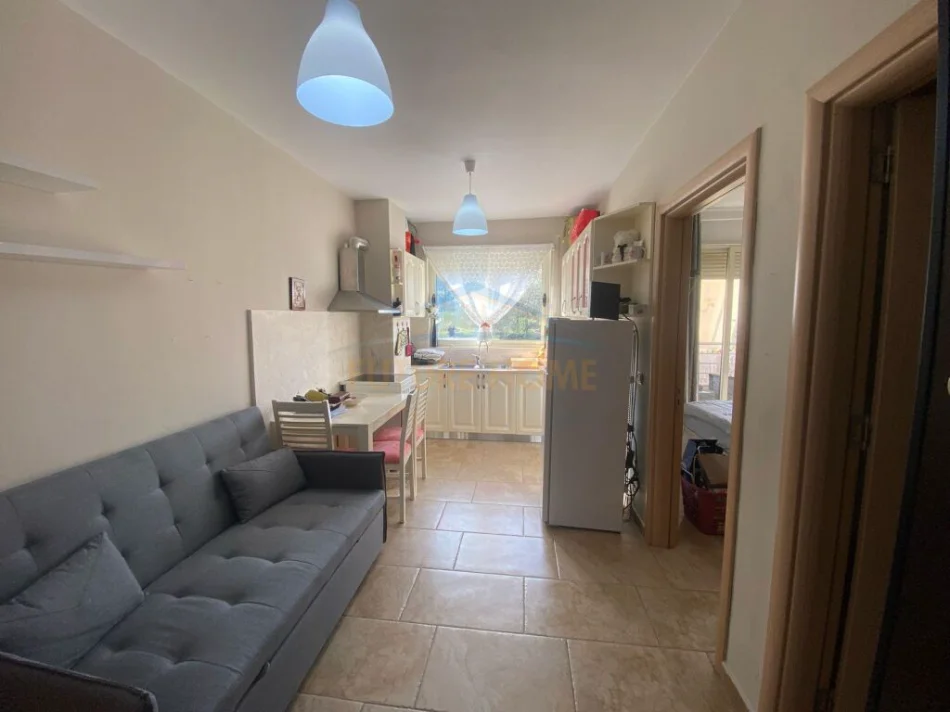 Tirane, jepet me qera apartament 1+1+Aneks+Ballkon Kati 3, 45 m² 403 € (Liqeni i Thate)