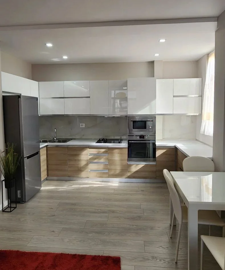 Tirane, jepet me qera apartament 1+1+Aneks+Ballkon Kati 3, 78 m² 850 € (21 DHJETORI)