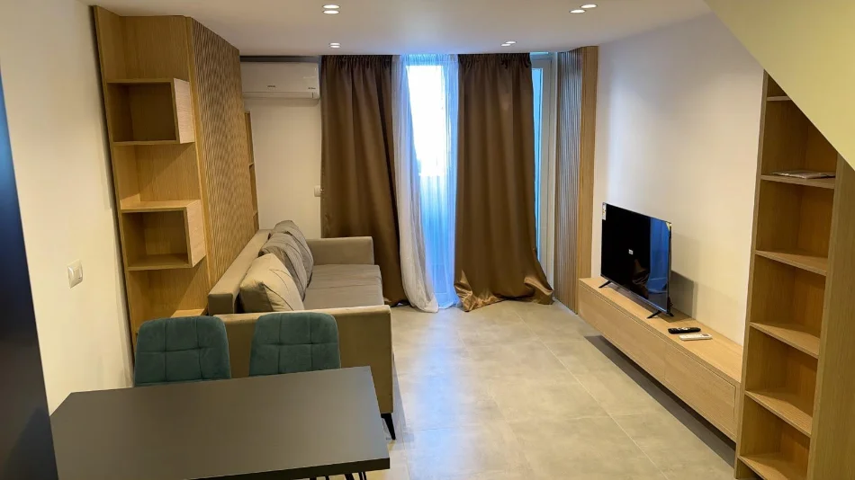 Tirane, jepet me qera apartament 1+1+Aneks Kati 1, 65 m² 550 € (yzberisht , misto mame , pallatet cabej)