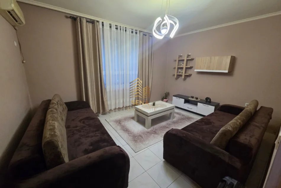 Tirane, jepet me qera apartament 1+1+Aneks Kati 4, 70 m² 600 € (Ish Restorant Durresi)