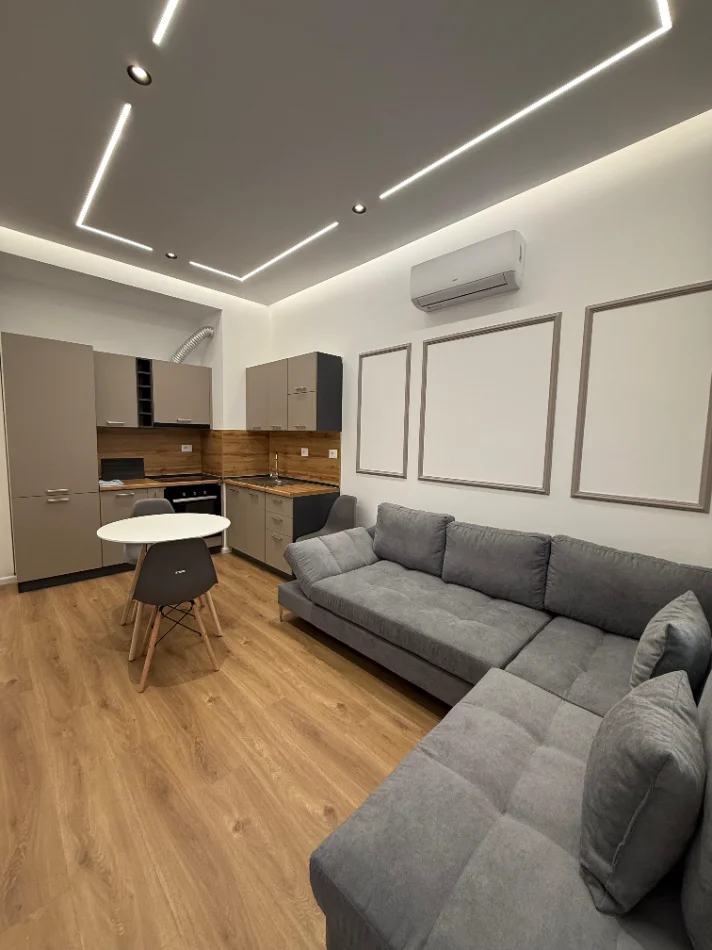 Tirane, jepet me qera apartament 1+1+Ballkon , 500 € (Rezidenca Kadiu, Ali Dem)