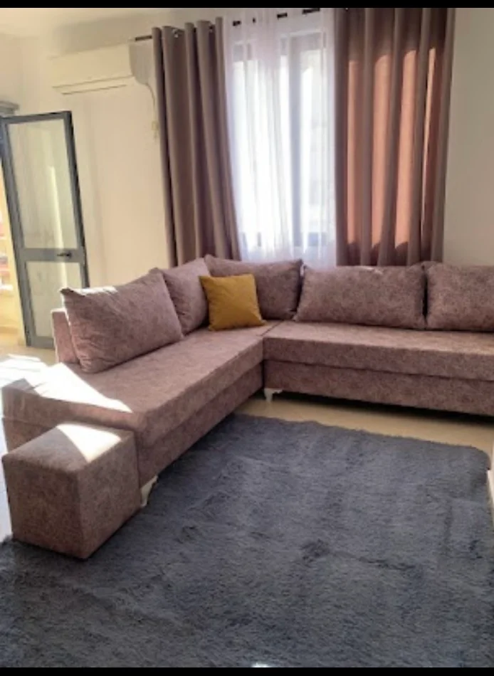 Tirane, jepet me qera apartament 1+1+Ballkon , 65 m² 350 € (Pallatet Fratari Astire)