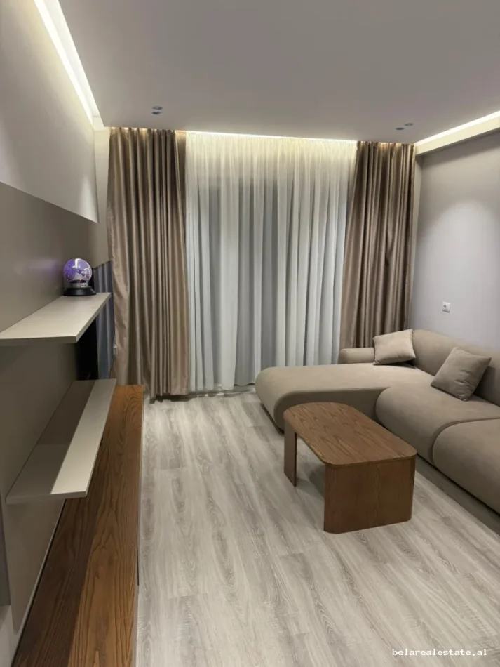 Tirane, jepet me qera apartament 1+1+Ballkon , 75 m² 700 € (Laprake)