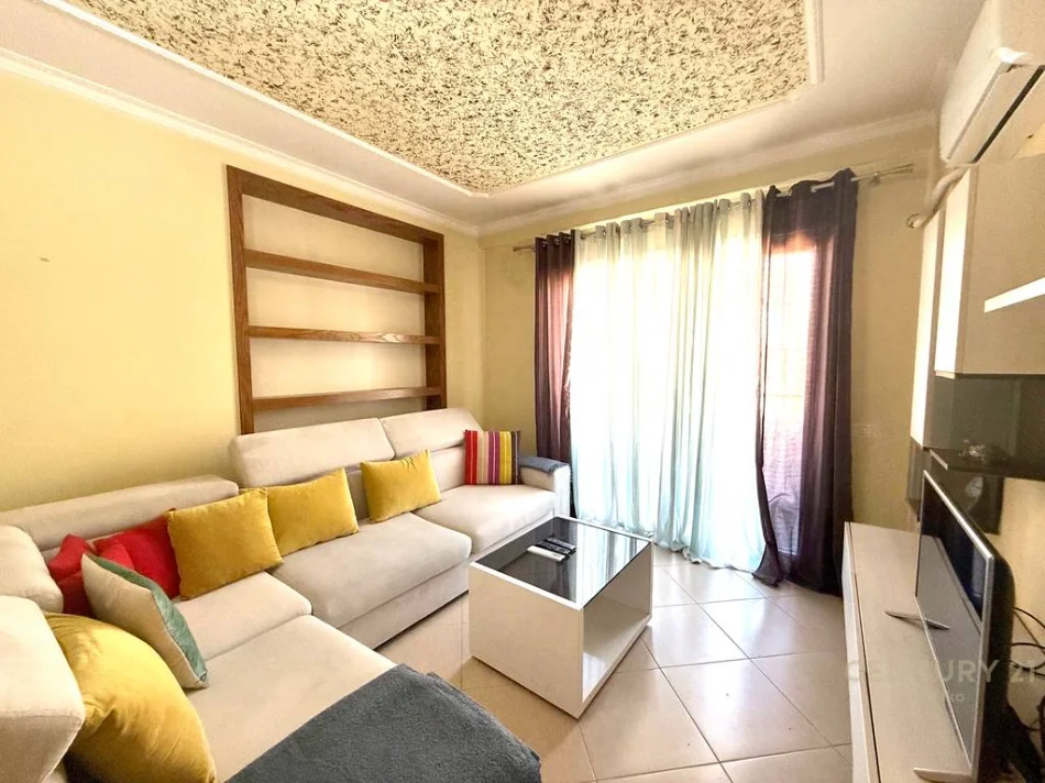 Tirane, jepet me qera apartament 1+1+Ballkon , 84 m² 600 €