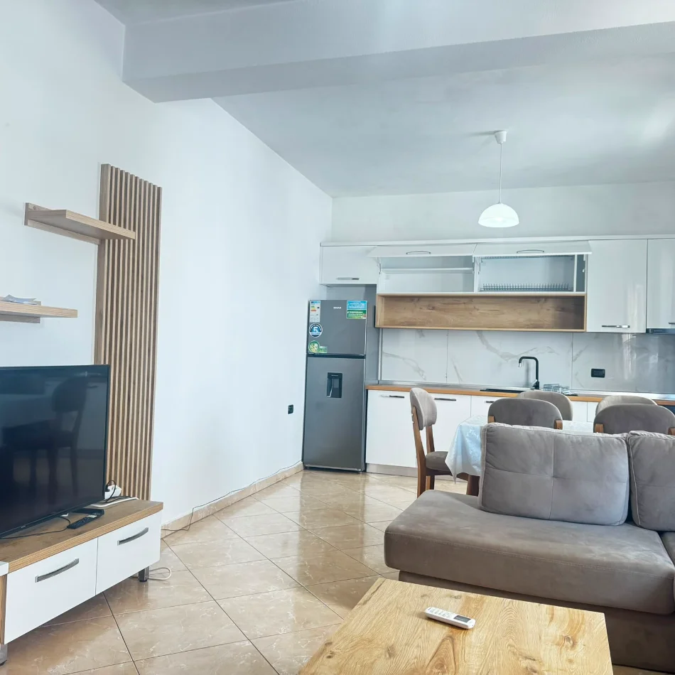 Tirane, jepet me qera apartament 1+1+Ballkon Kati 0, 75 m² 500 € (RRUGA 5 MAJI)