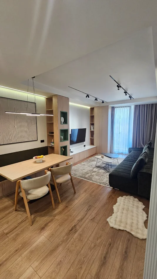 Tirane, jepet me qera apartament 1+1+Ballkon Kati 10, 75 m² 900 €